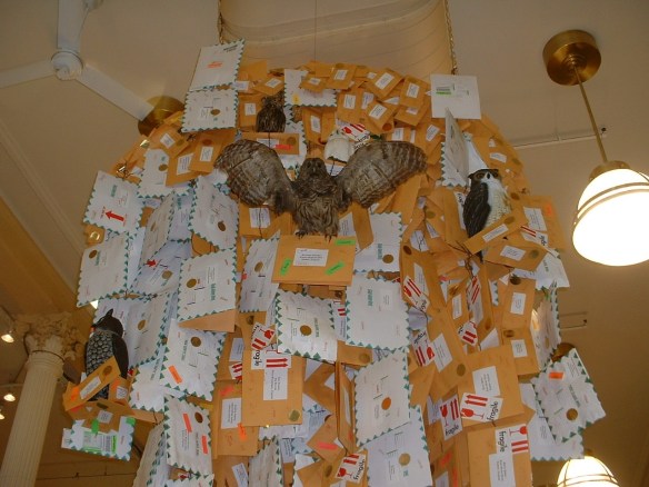 B&N Union Sq swoop of owl posts closeup